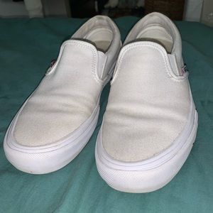 Men’s size 7.5 or women’s 9 slip on white vans